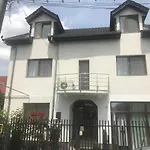 Spacious And Cozy 3Bd+Terrace Couples Apartment